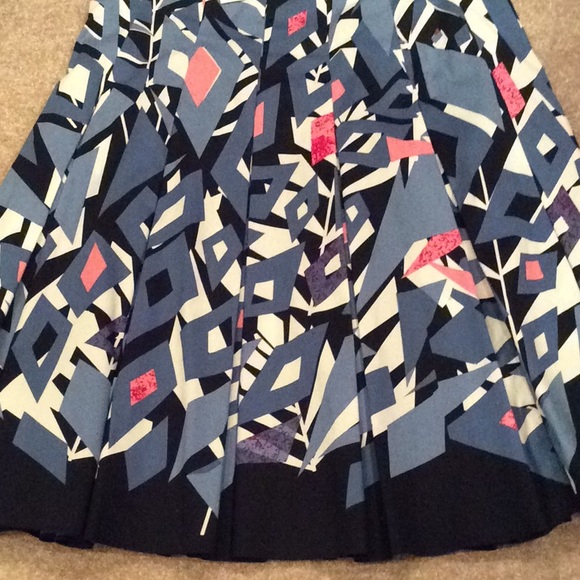 Tahari Dresses & Skirts - Tahari size 6 blue, pink, white, skirt, lined, nwt